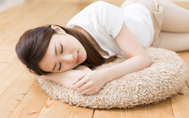benefits of sleeping on mattress on floor